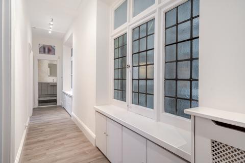 2 bedroom flat for sale, Kensington Court, London, W8