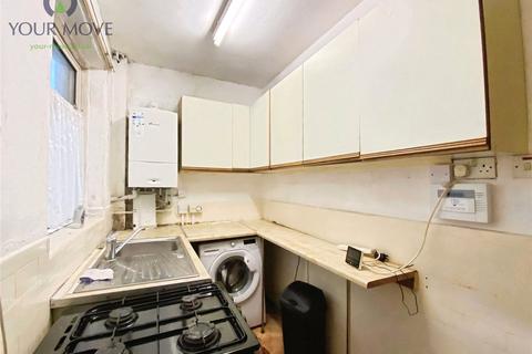 3 bedroom semi-detached house for sale, Glenhurst Grove, West Yorkshire BD21