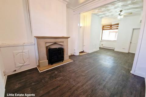 3 bedroom end of terrace house to rent, Scholes Lane, St. Helens, WA9