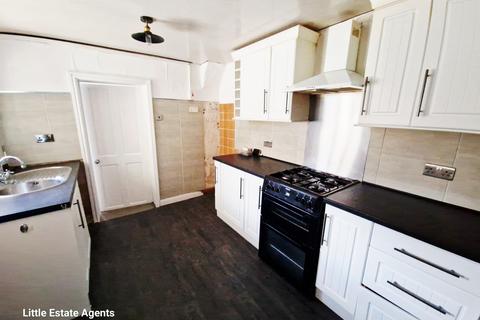 3 bedroom end of terrace house to rent, Scholes Lane, St. Helens, WA9