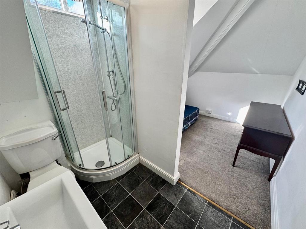 Shower room 2.jpg