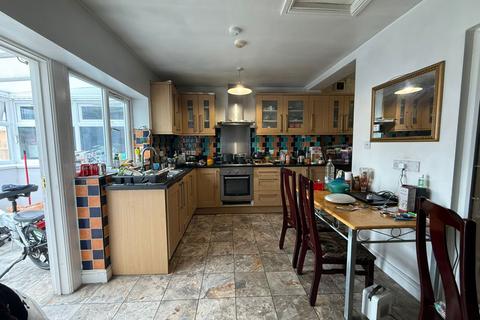 undefined, St. Ives Road