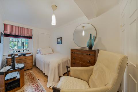 2 bedroom flat for sale, Russell Road, London, W14