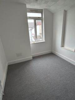 3 bedroom property to rent, Lyndhurst Street, Cardiff, CF11