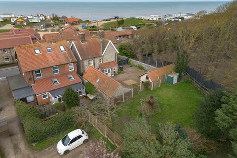 4 bedroom detached house for sale, High Street, Cromer NR27