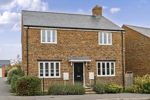 Dickenson Road, Bloxham, OX15
