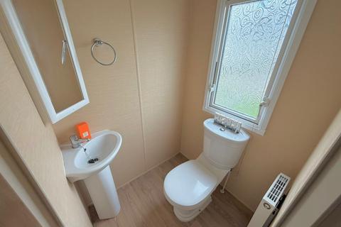 3 bedroom static caravan for sale, Beach Road, St. Osyth CO16
