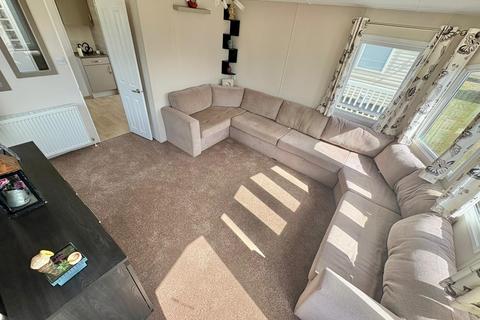 2 bedroom static caravan for sale, Beach Road, St. Osyth CO16