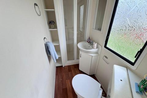 1 bedroom static caravan for sale, Beach Road, St. Osyth CO16