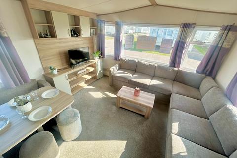 3 bedroom static caravan for sale, Beach Road, St. Osyth CO16