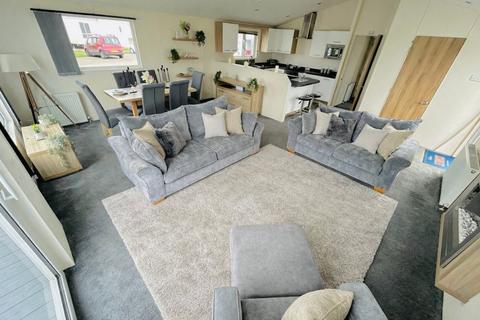 3 bedroom static caravan for sale, Beach Road, St. Osyth CO16