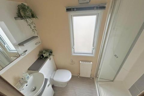 3 bedroom static caravan for sale, Beach Road, St. Osyth CO16