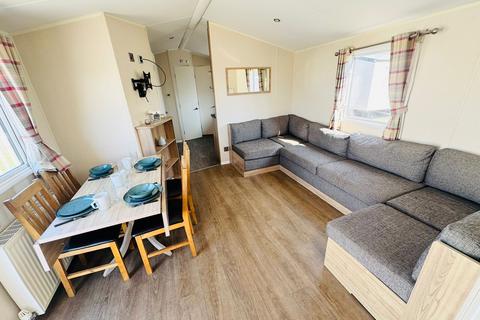 4 bedroom static caravan for sale, Beach Road, St. Osyth CO16
