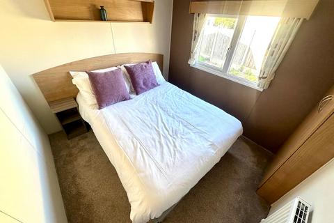 2 bedroom detached house for sale, Low Road, Harwich CO12