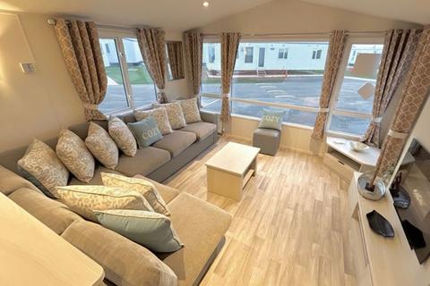 3 bedroom static caravan for sale, Beach Road, St. Osyth CO16