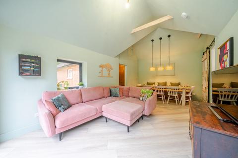 3 bedroom house for sale, Hawley Place Gardens, Blackwater, GU17