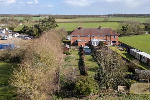 3 bedroom end of terrace house for sale, Crab Tree Lane, Hull, HU11