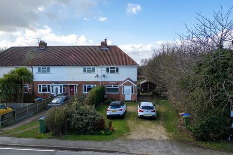 3 bedroom end of terrace house for sale, Crab Tree Lane, Hull, HU11