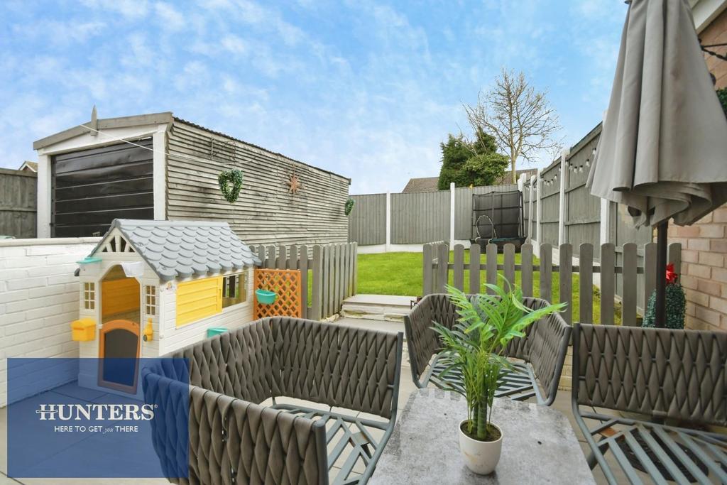 REAR GARDEN 02.jpg