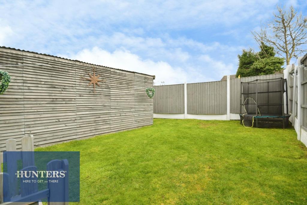 REAR GARDEN 04.jpg
