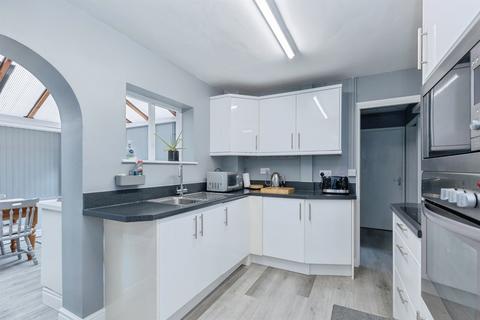 2 bedroom semi-detached bungalow for sale, Wheatland Close, Oadby, Leicester