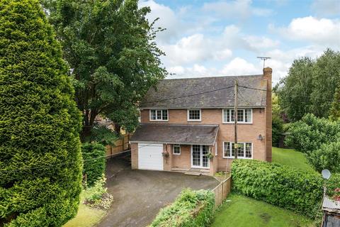 4 bedroom detached house for sale, Bridge Street, Pembridge
