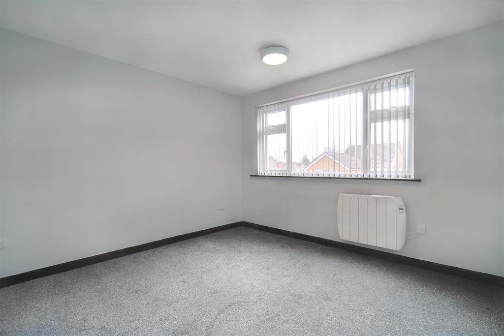 5 Bedroom 1.jpg