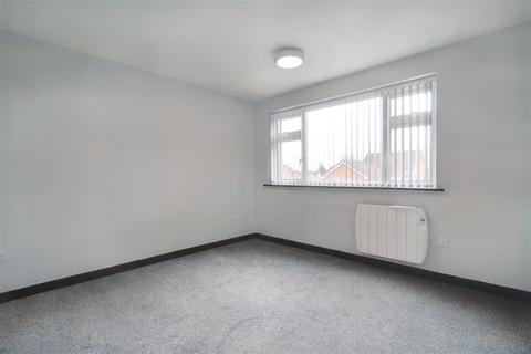 2 bedroom flat to rent, Westmaner Court, Chilwell, Nottingham, NG9 5DQ