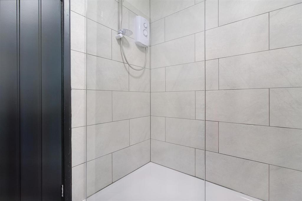 7 Bathroom.jpg