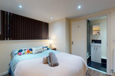 Studio to rent, Anson Road