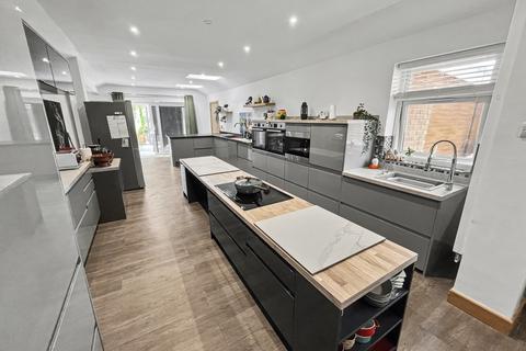 3 bedroom detached bungalow for sale, Verwood