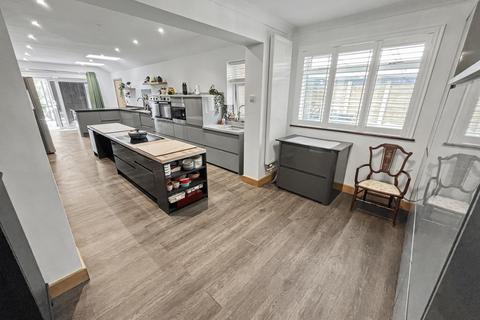 3 bedroom detached bungalow for sale, Verwood