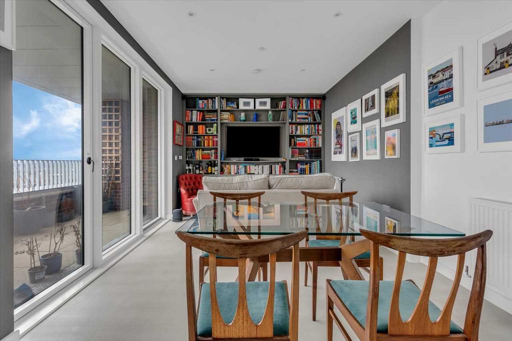 Living room/dining