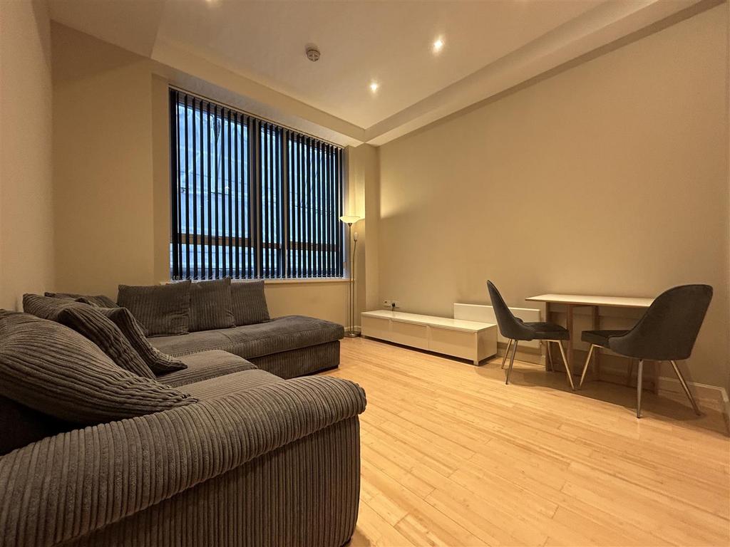 Livingroom (2).jpeg