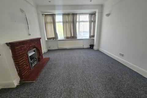 3 bedroom terraced house to rent, Silverleigh Road, Thornton Heath, CR7