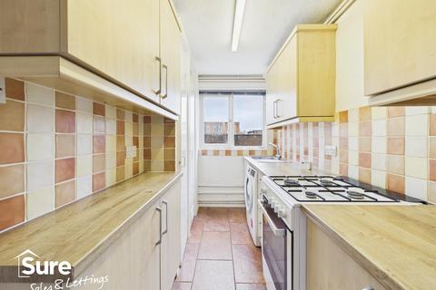 2 bedroom apartment to rent, Hammer Lane, Hemel Hempstead, Hertfordshire, HP2 4EU