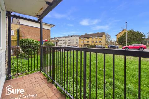 2 bedroom apartment to rent, Hammer Lane, Hemel Hempstead, Hertfordshire, HP2 4EU