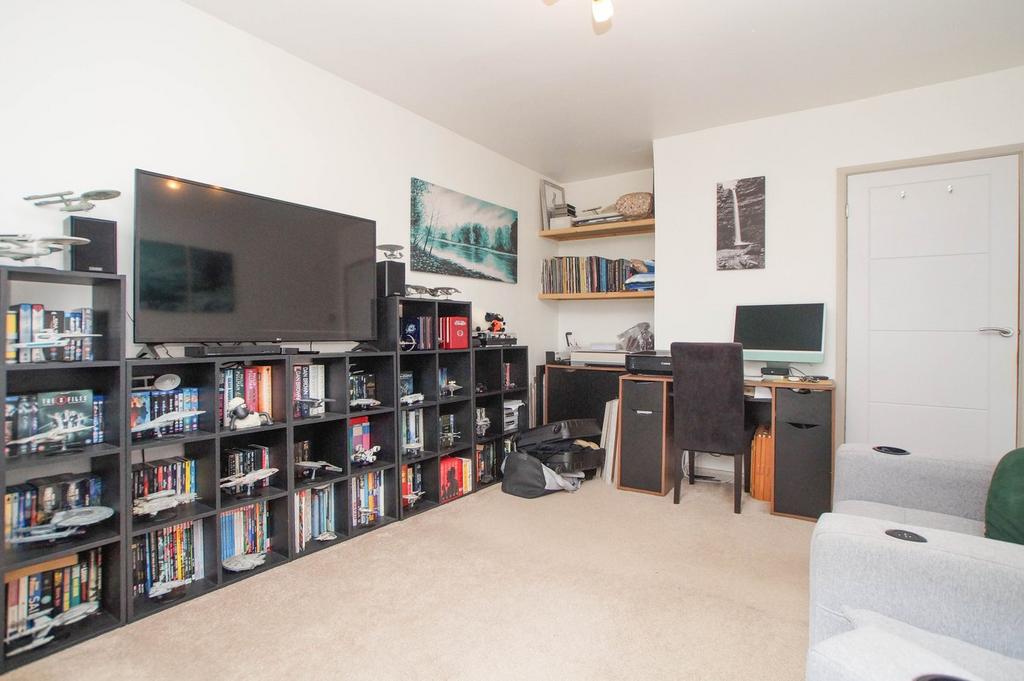 Bedroom 2 / Second Reception