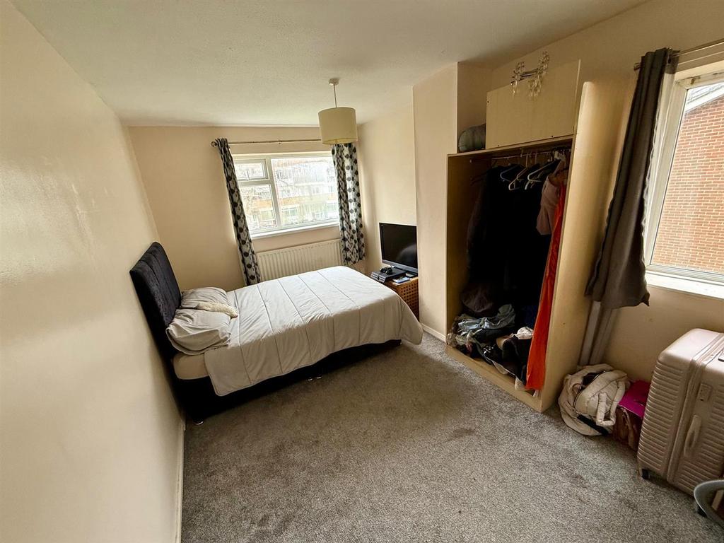 LC48 Bed1.jpg