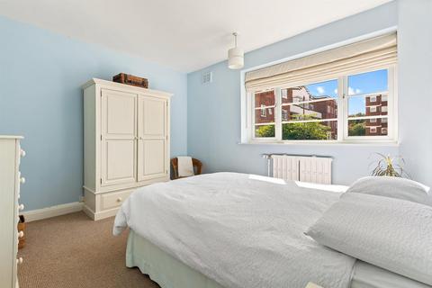 2 bedroom flat for sale, Knighton Park Road, Stoneygate, Leicester