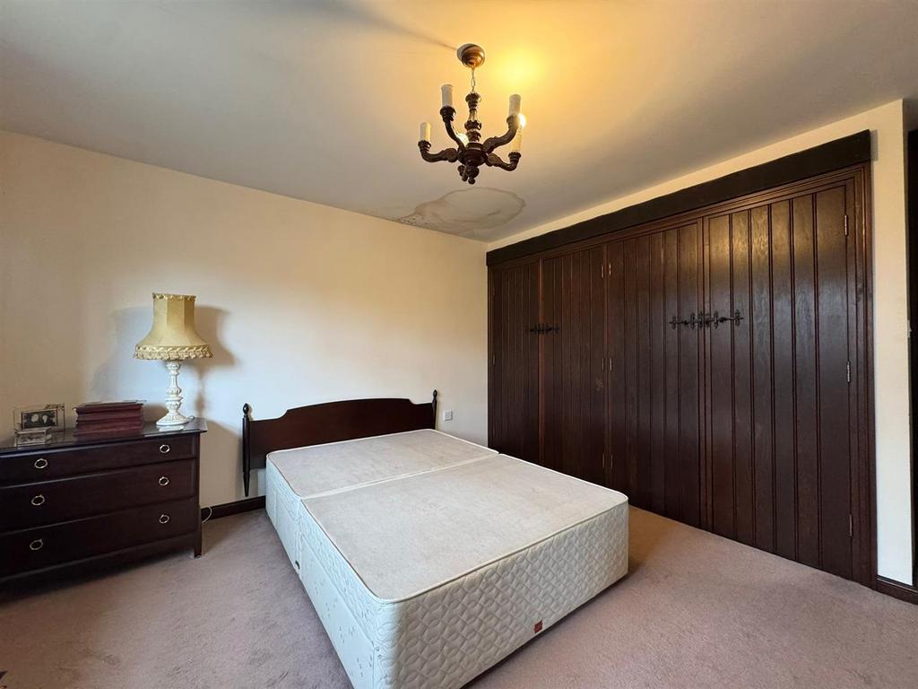 Master bedroom, 1.jpeg