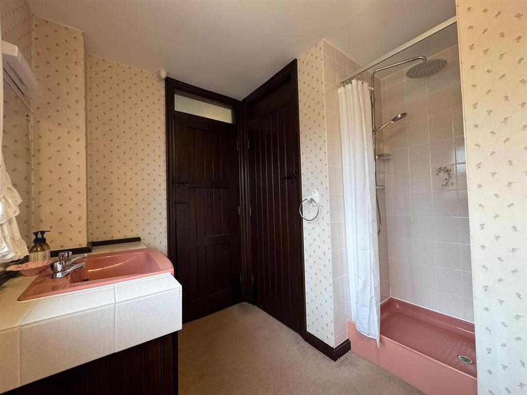 Master ensuite , 2.jpeg