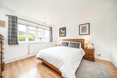 undefined, St. Margarets Road, St Margarets TW1