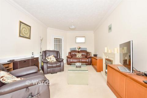 1 bedroom apartment for sale, Kings Lodge, Maidstone ME14