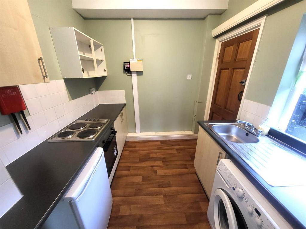 Kitchen Pic 1