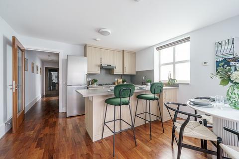 1 bedroom flat for sale, North Road, Brentford, TW8