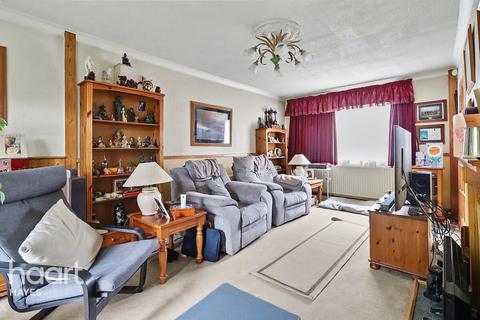 3 bedroom semi-detached house for sale, Hornbeam Road, Hayes