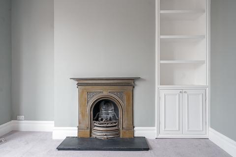3 bedroom flat for sale, Flanders Road, London, W4