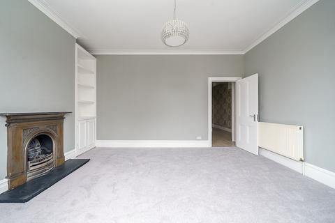3 bedroom flat for sale, Flanders Road, London, W4
