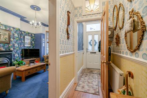 3 bedroom terraced house for sale, The Avenue, Leigh